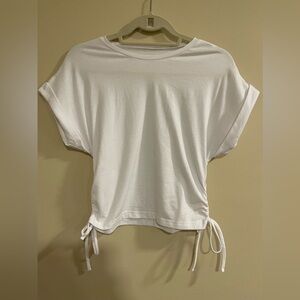 White ruched side short sleeve top​​​​​​